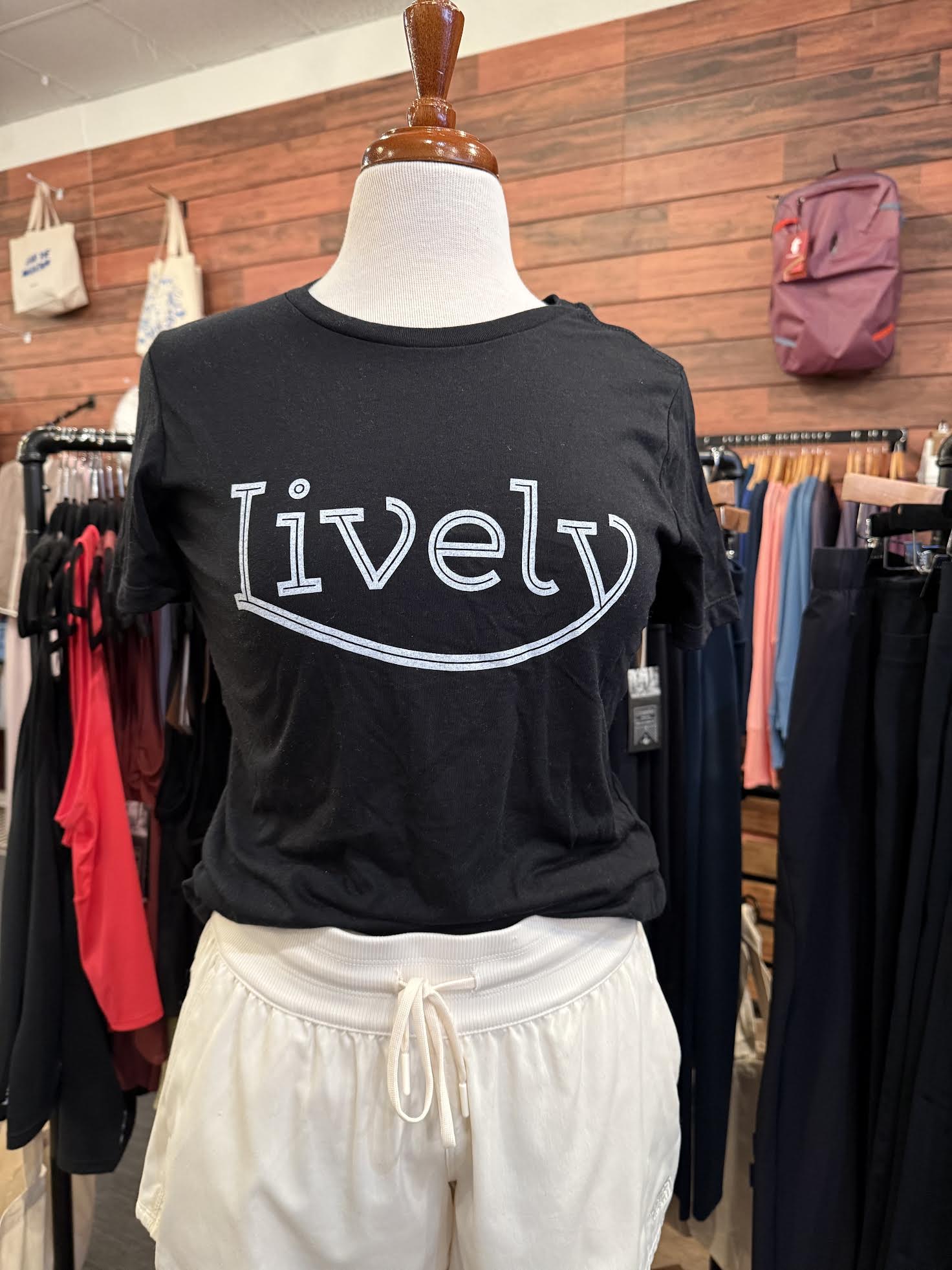 Lively Logo Tee| Black