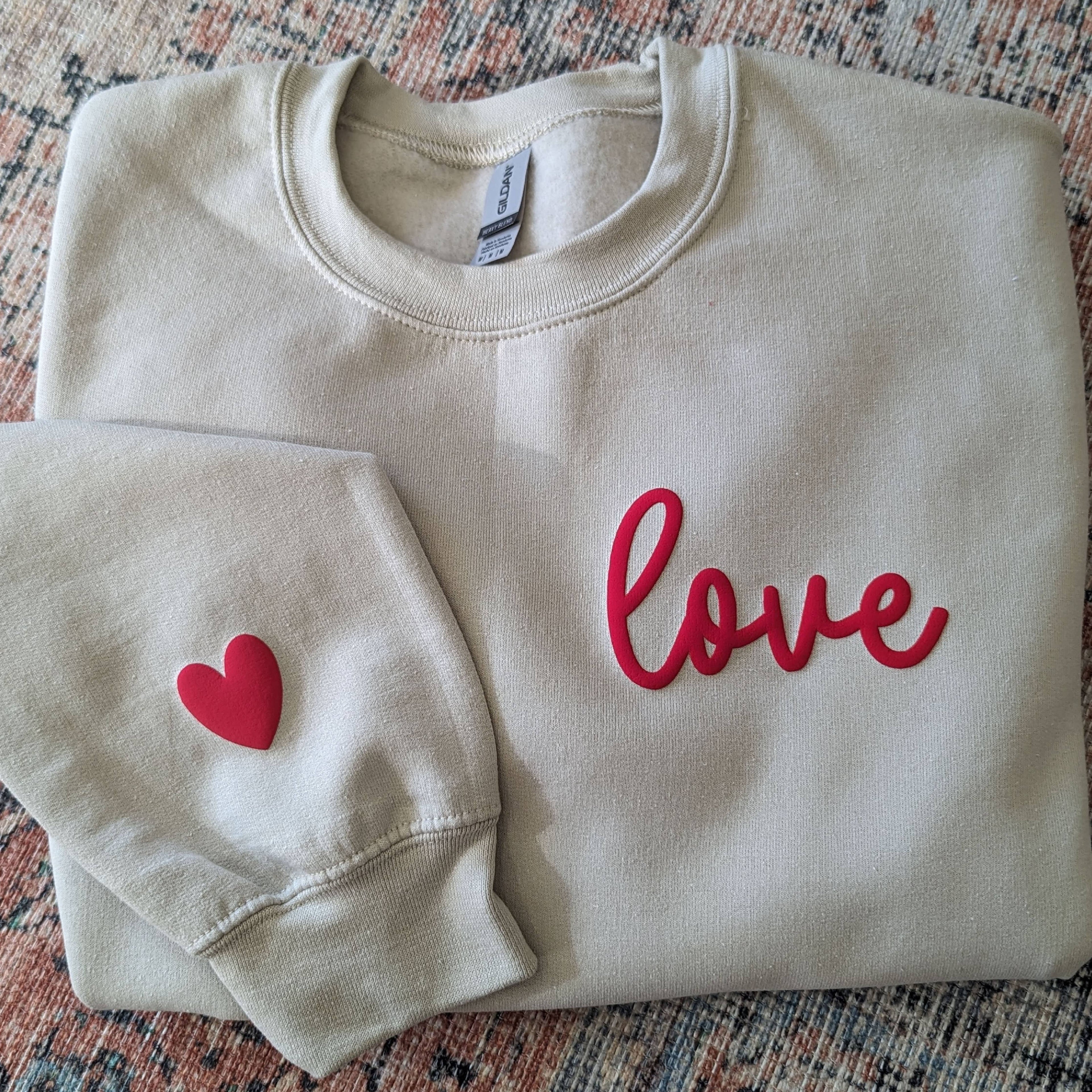 LOVE Sweater Puff Print| Sand