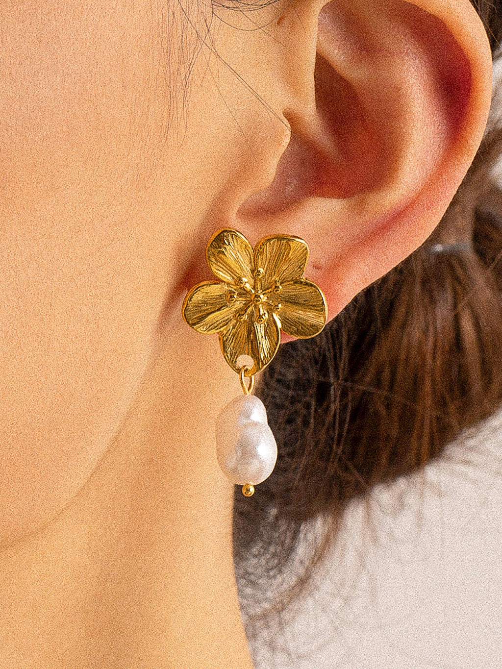 Flower Pearl Earring