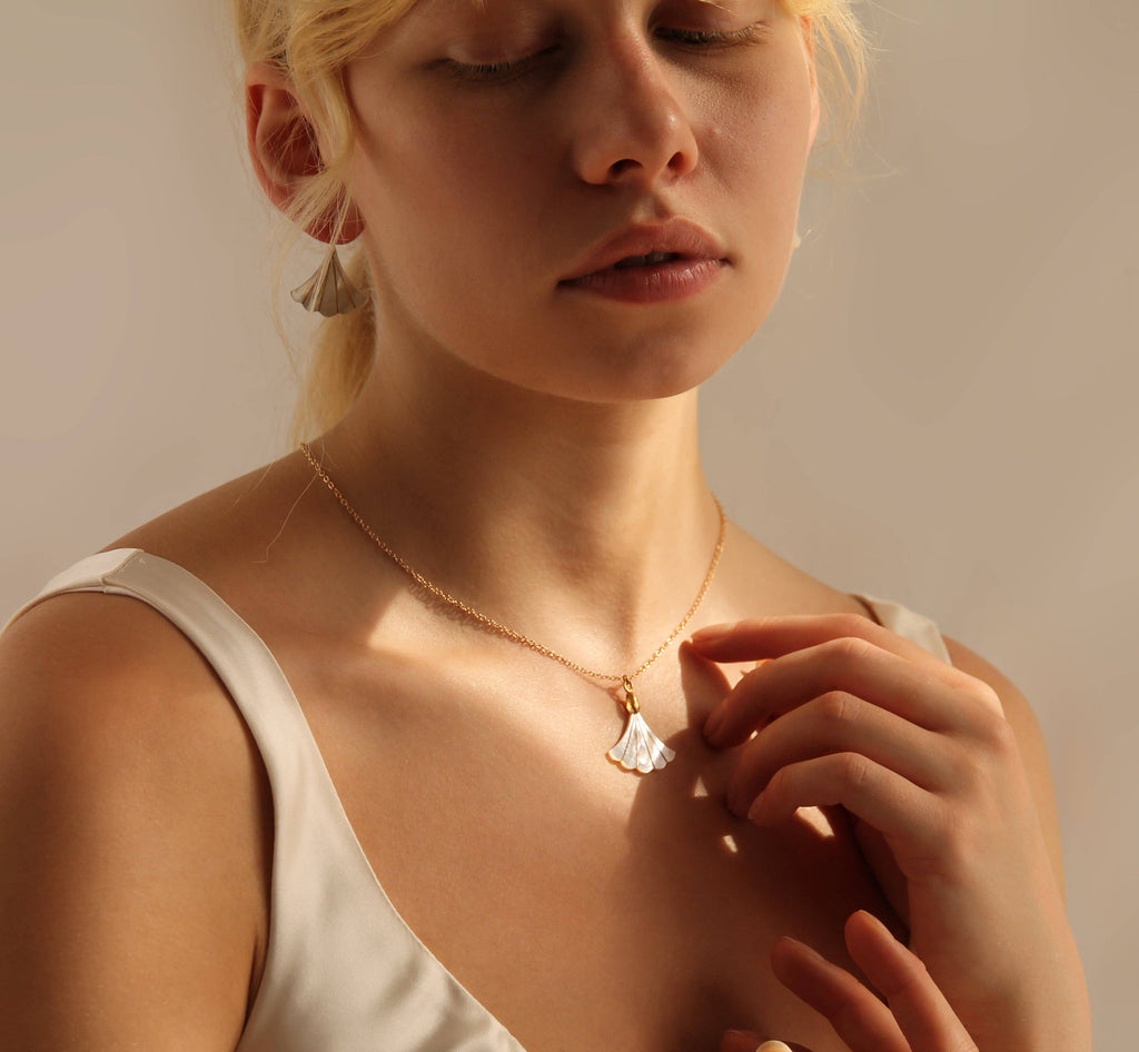 Art Deco Fan Necklace | Gold