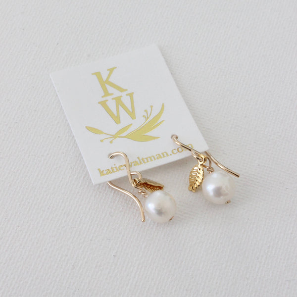KAITLIN PEARL EARRINGS