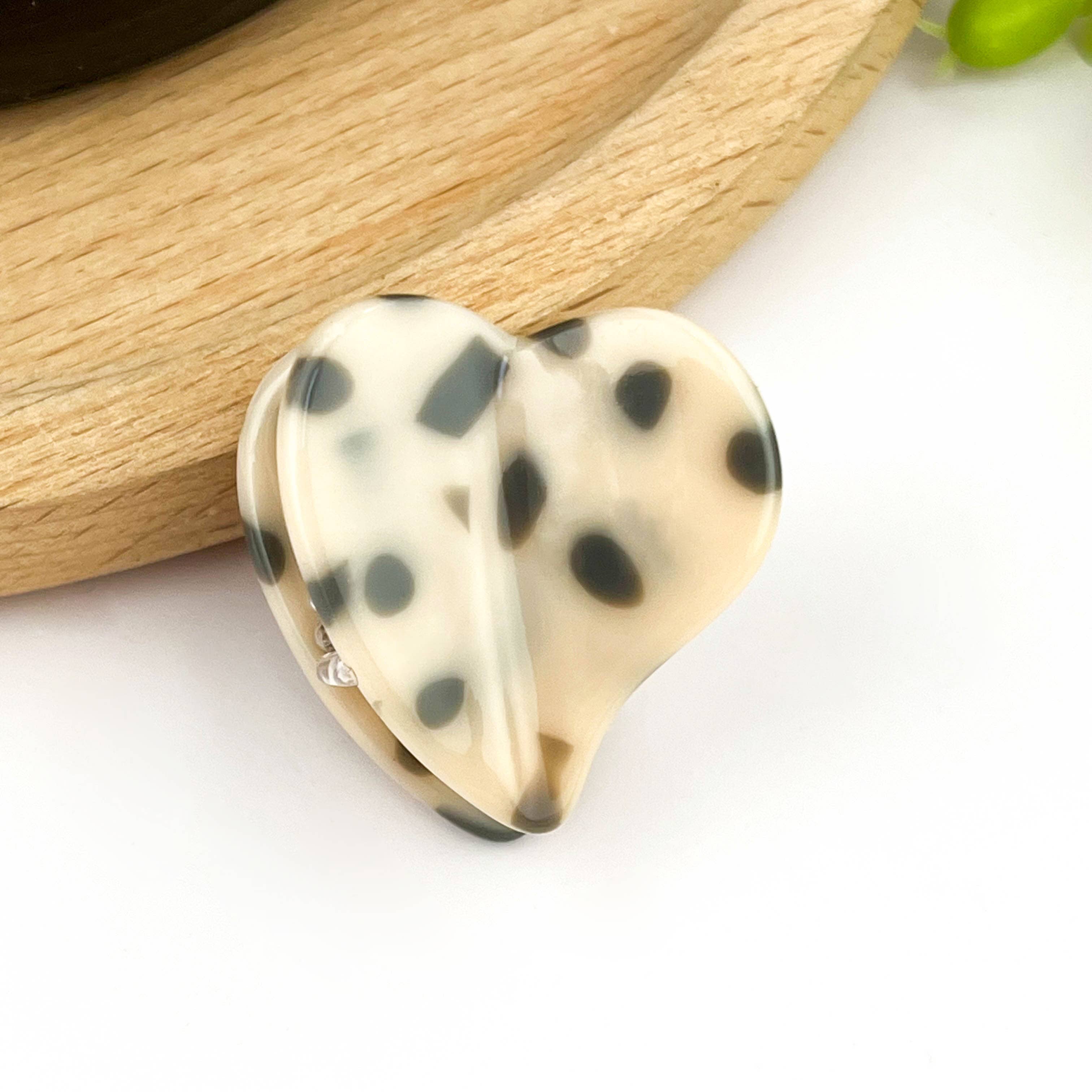 TheDivaSoap - Cute Mini Heart Acetate Claw Clip, Valentine's Day Hair Clip
