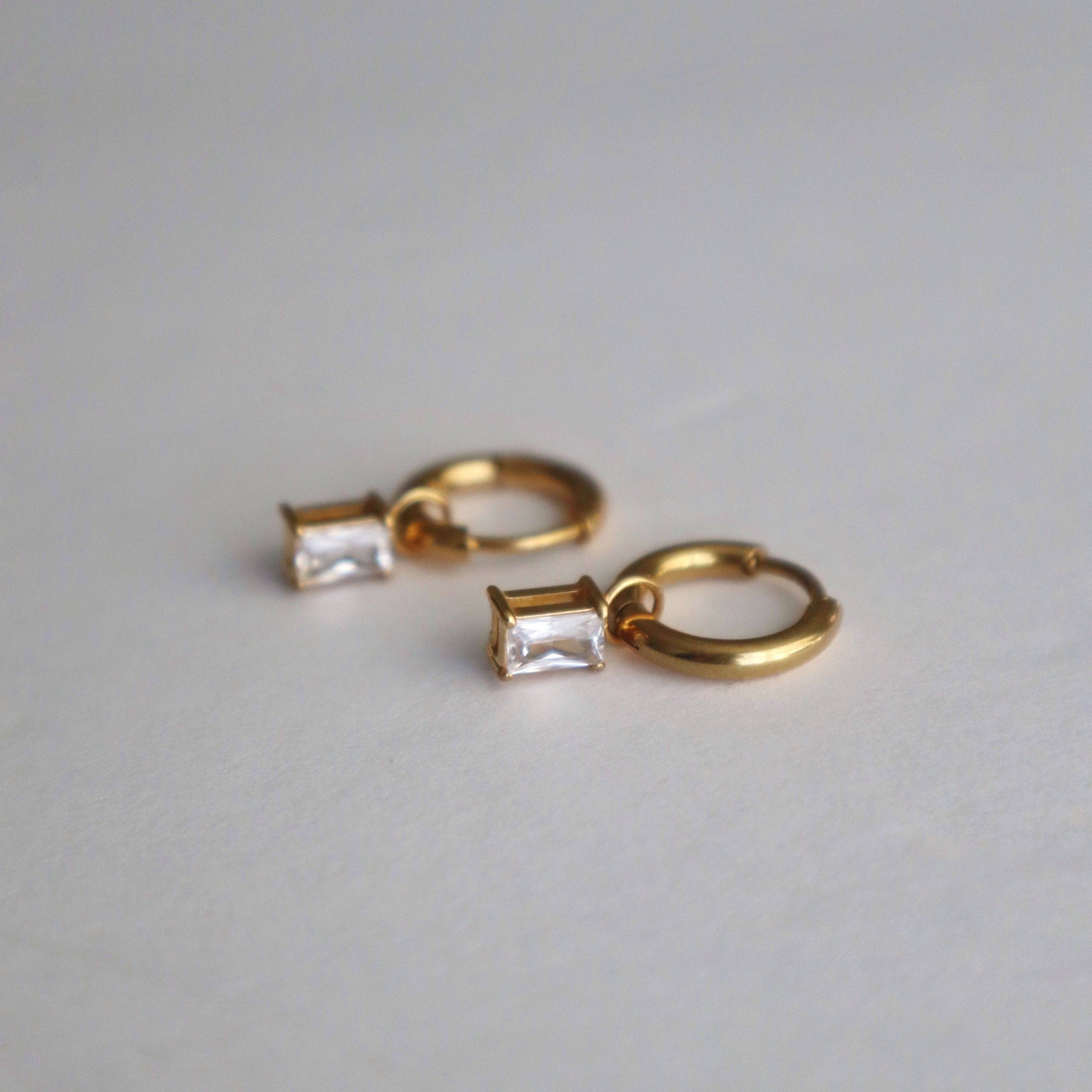 Mini Baguette Drop Huggies