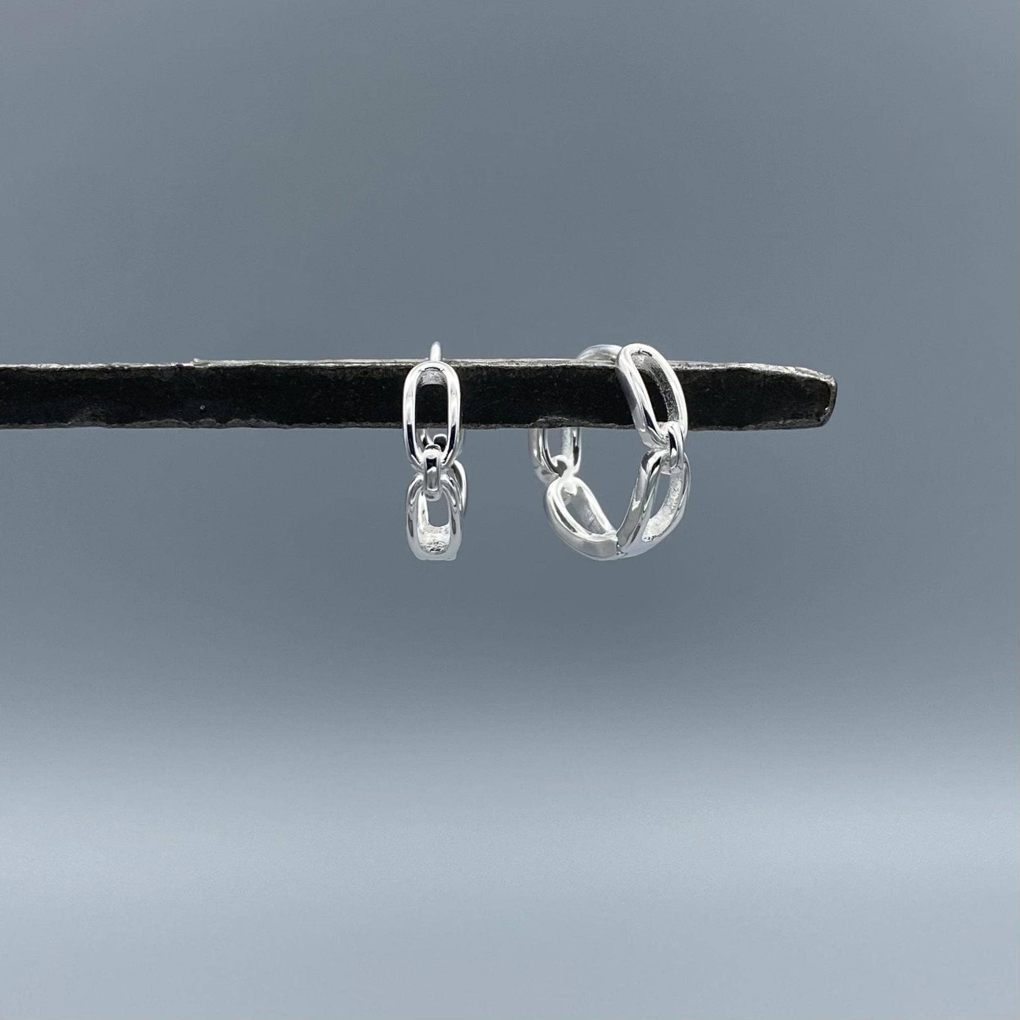 Oval Link Chain Clicker Huggies