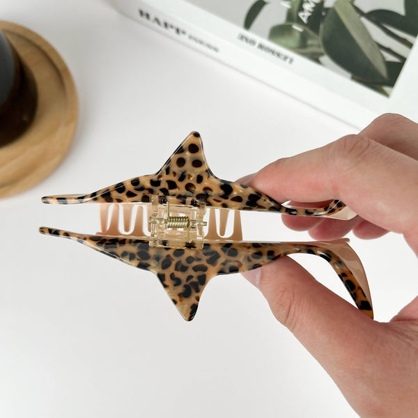 TheDivaSoap - Shark Hair Clip,Marine Animal Claw Clip: C