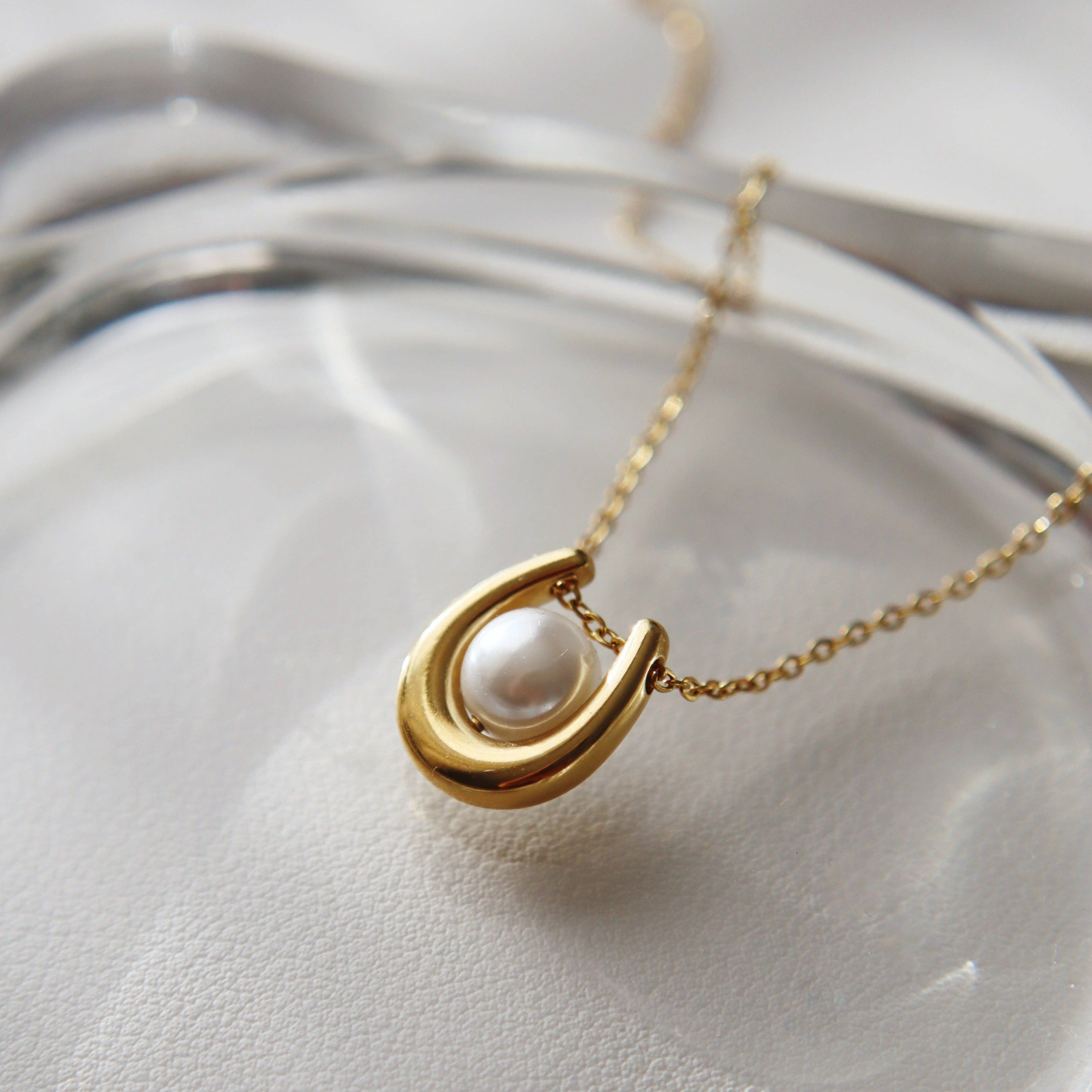 Pearl Pendant Necklace