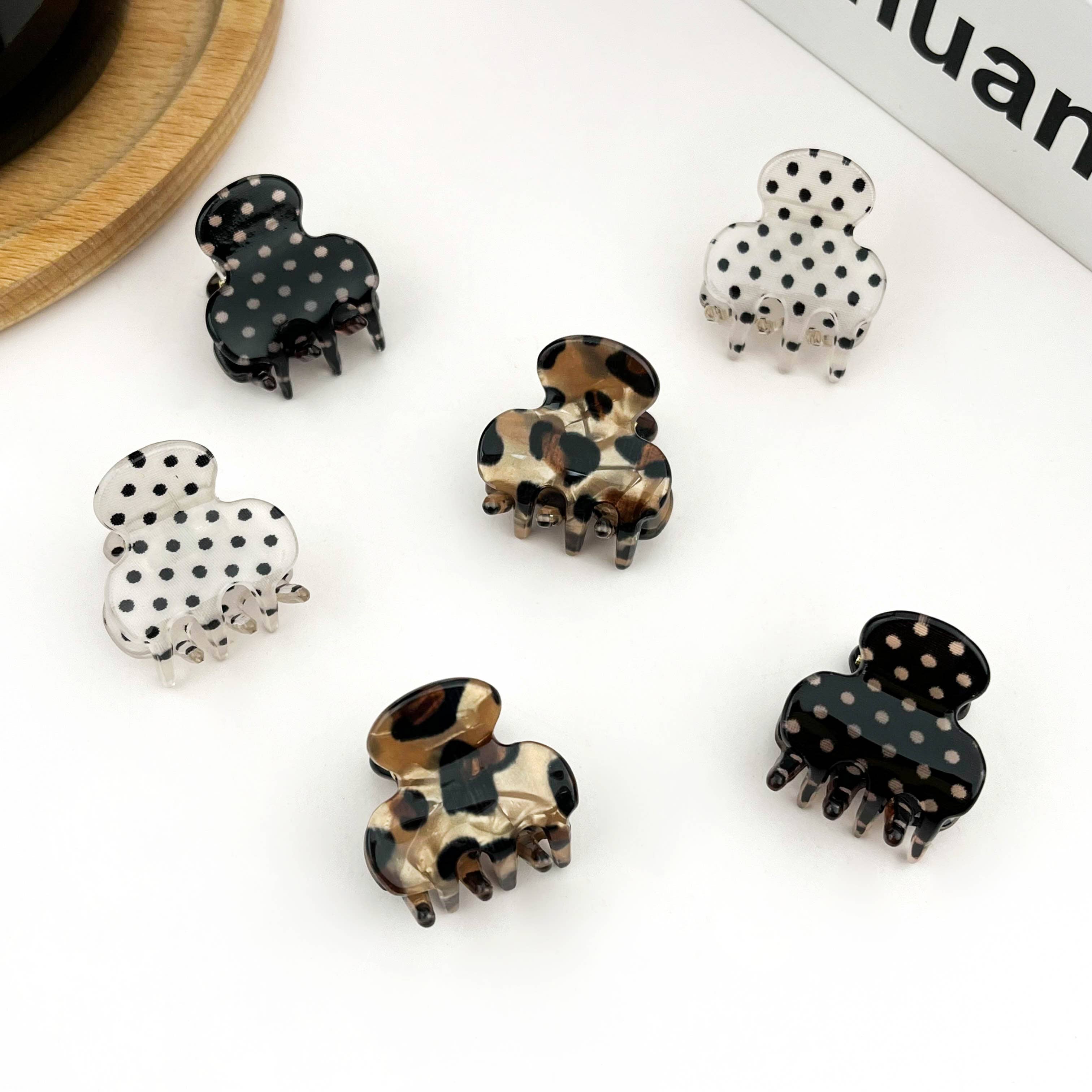 TheDivaSoap - Classic Mini Polka Dot Hair Claw Clip, Cute Small Hair Clip
