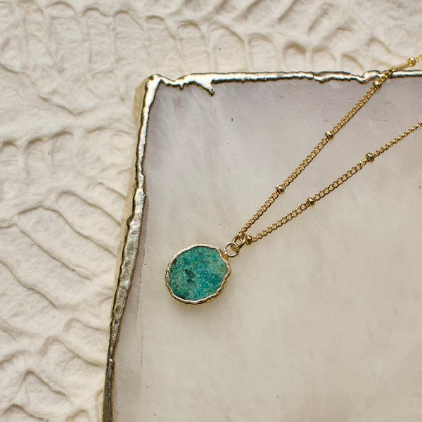 charm necklace: Labradorite