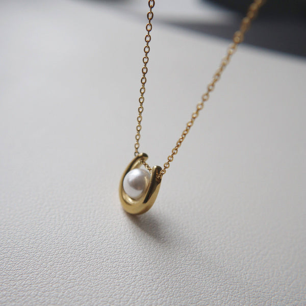 Pearl Pendant Necklace