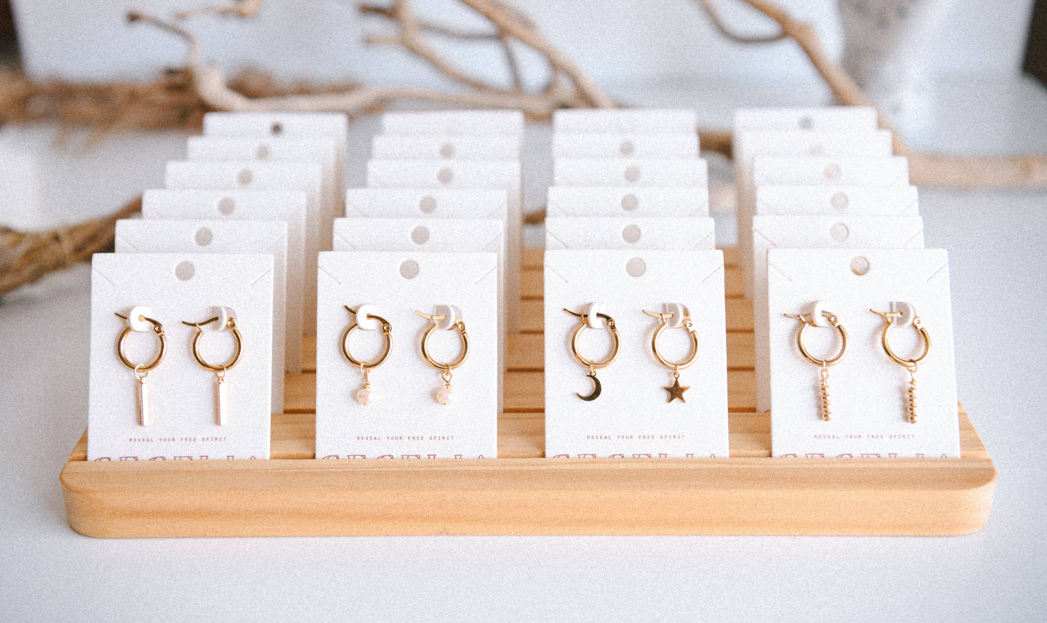 Line Short Pendant Hoop Earrings