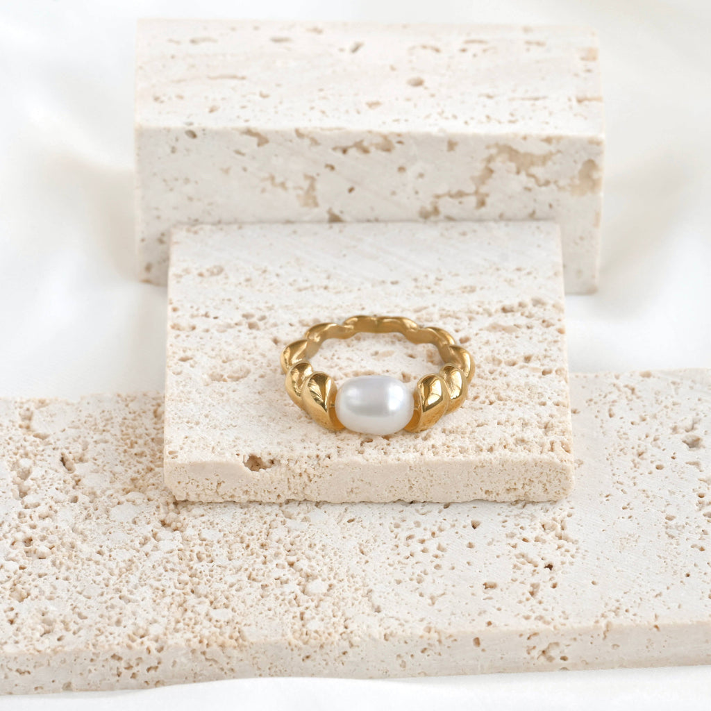 Blueyejewelry - Dainty Gold Freshwater Pearl Rings - Stainless Steel