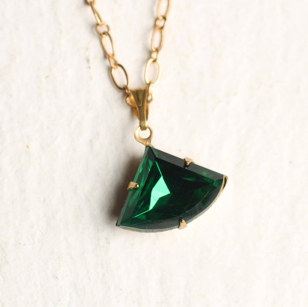 Emerald Green Art Deco Necklace: 18