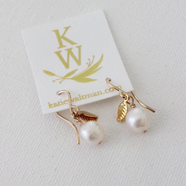 KAITLIN PEARL EARRINGS