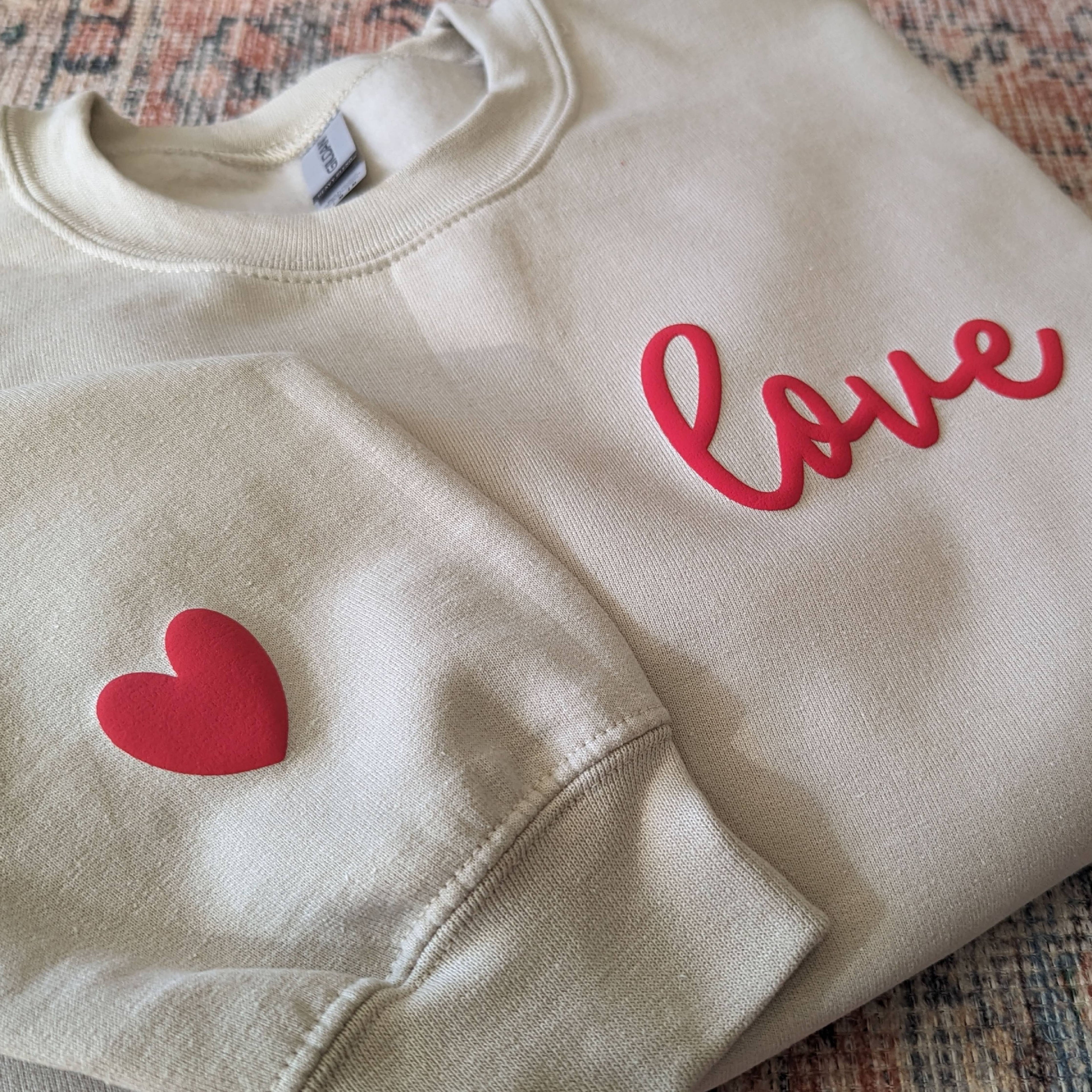 LOVE Sweater Puff Print| Sand