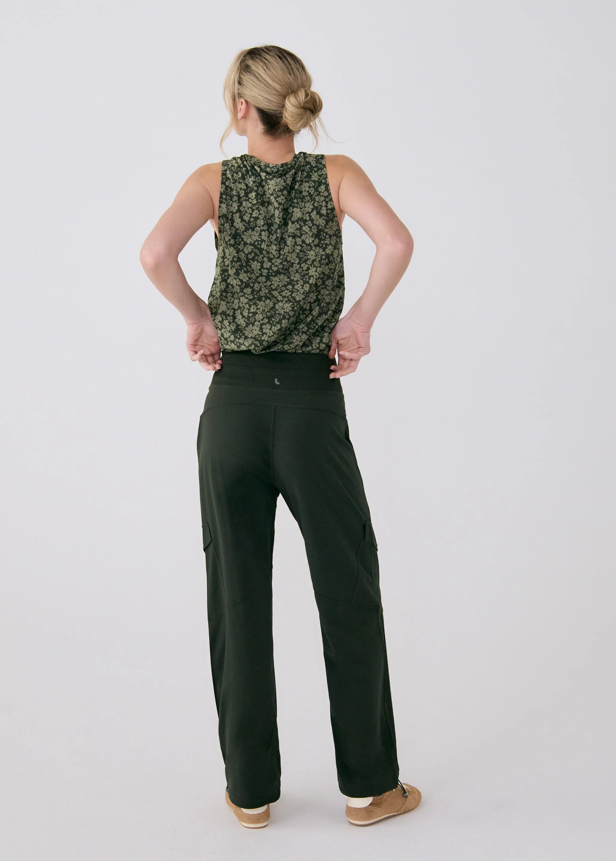 Women's Momentum Crops | Olive