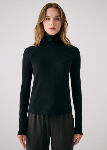 Women's Traverse Turtleneck | Black