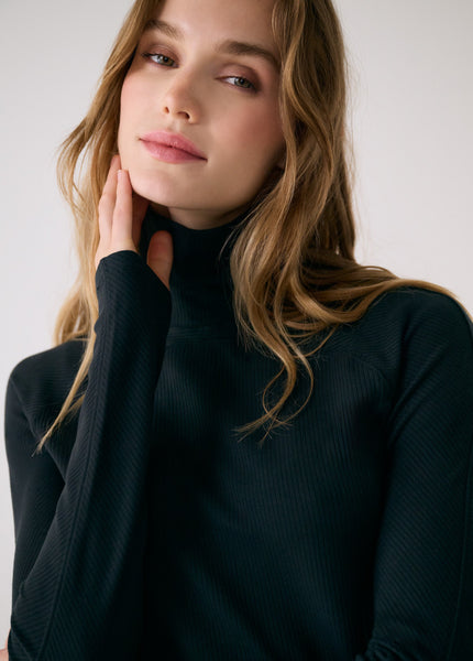 Women's Traverse Turtleneck | Black