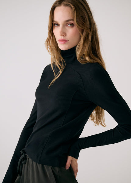 Women's Traverse Turtleneck | Black