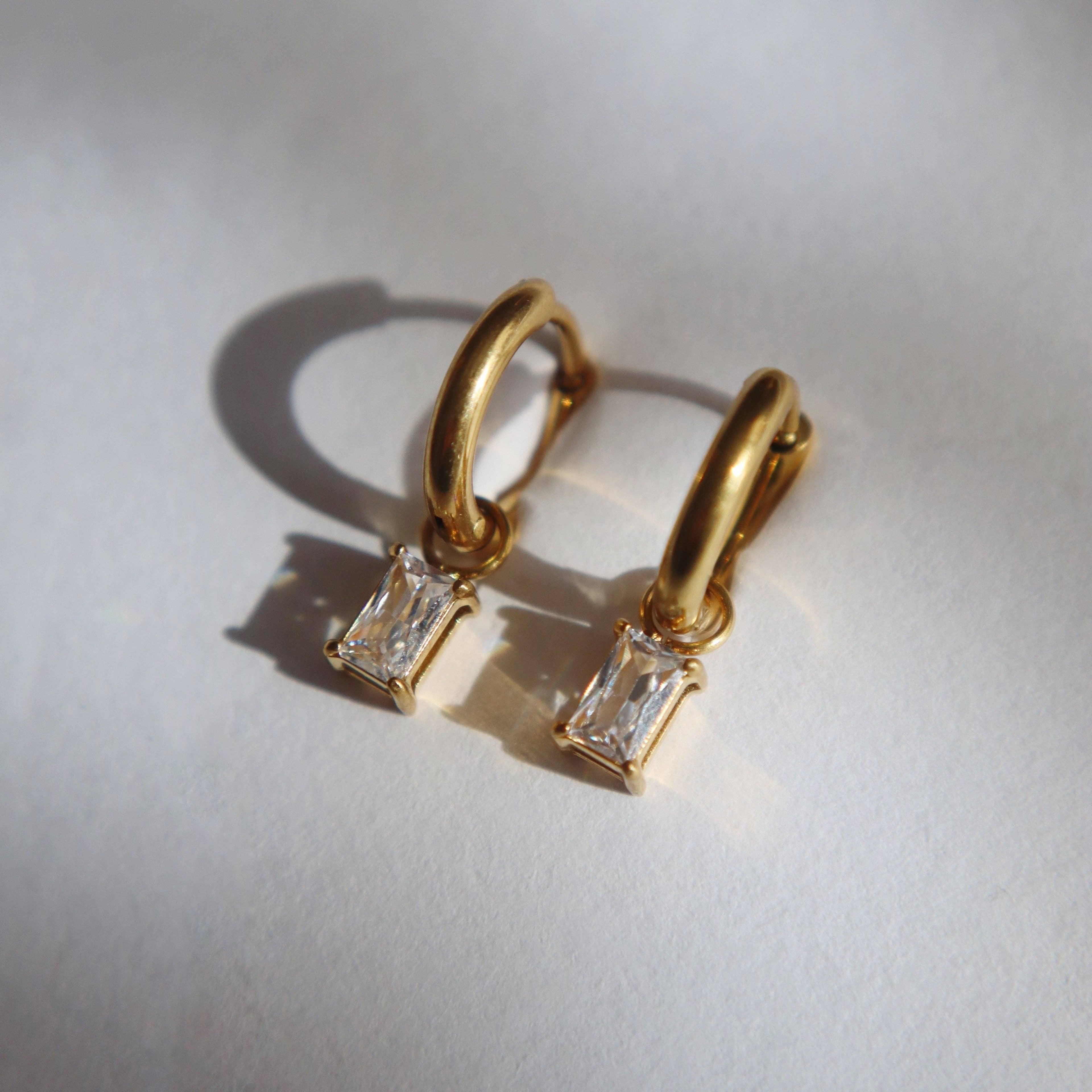 Mini Baguette Drop Huggies