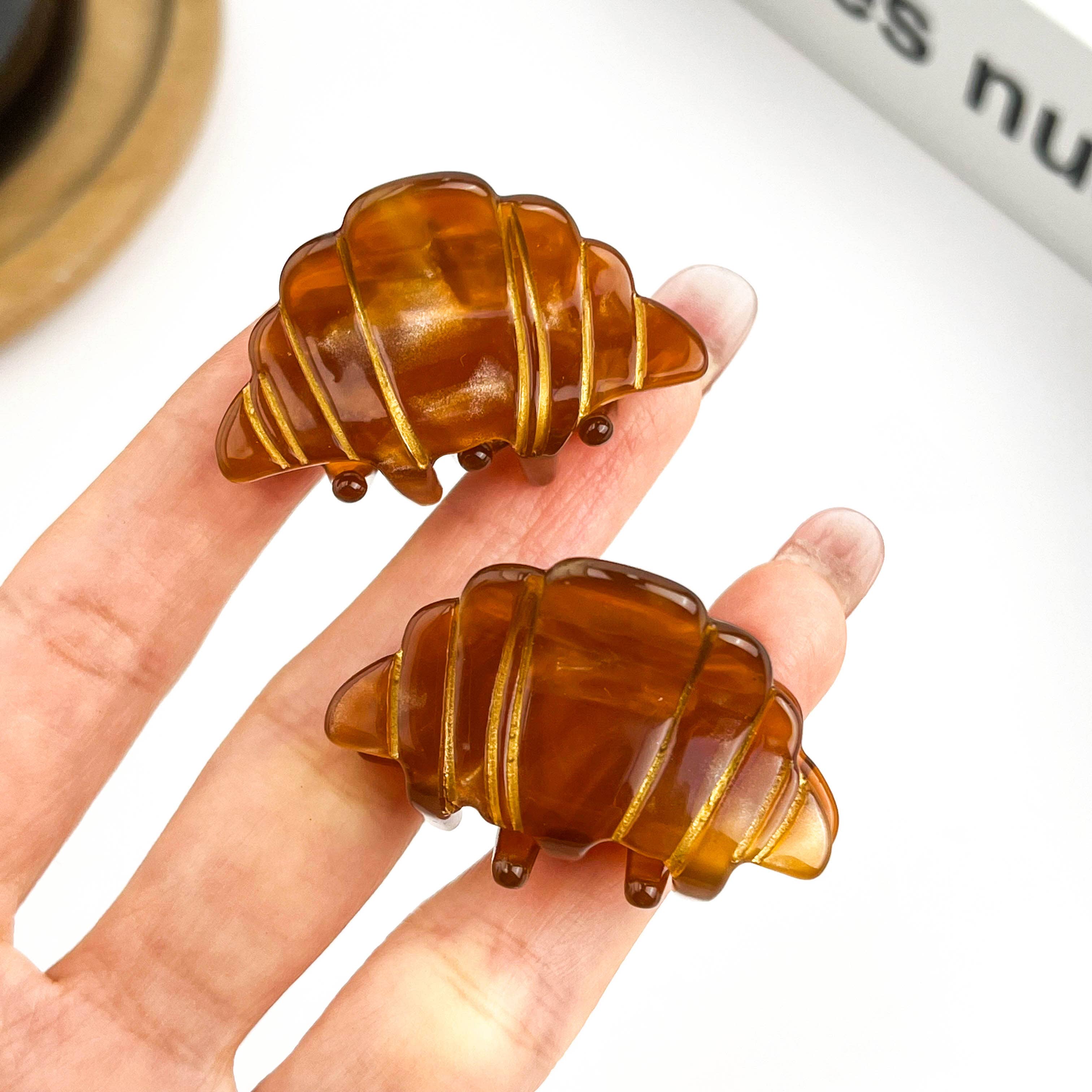 TheDivaSoap - Mini Croissant Hair Claw Clip, Acetate Food-Themed Hair Clip