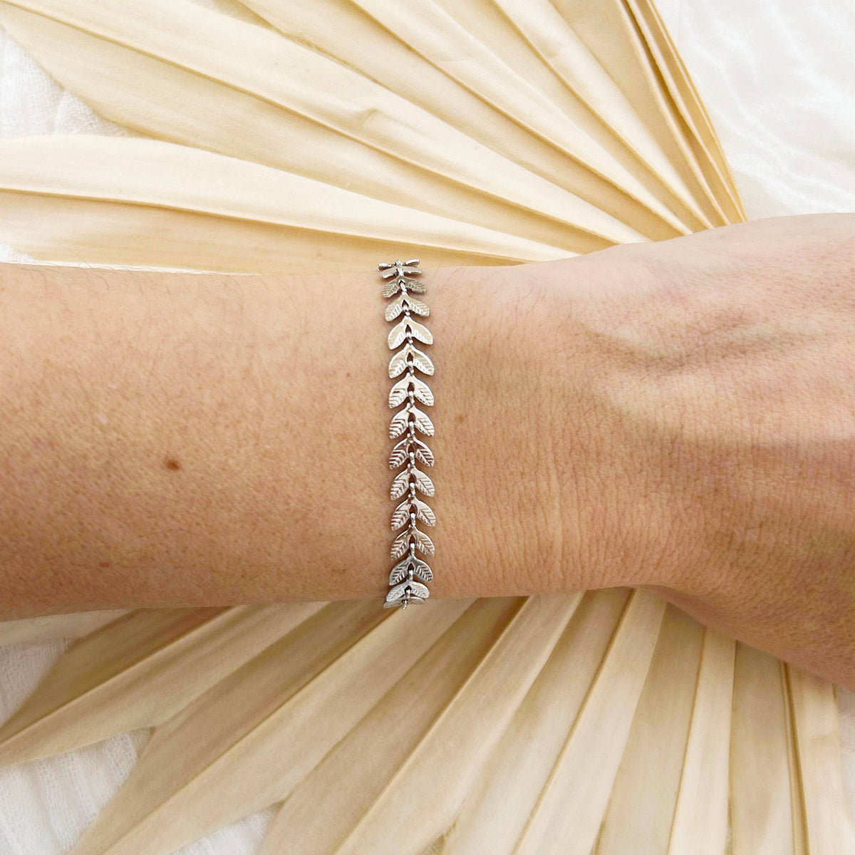 KARA | TOZER - Dainty Leaf Bracelet-Silver