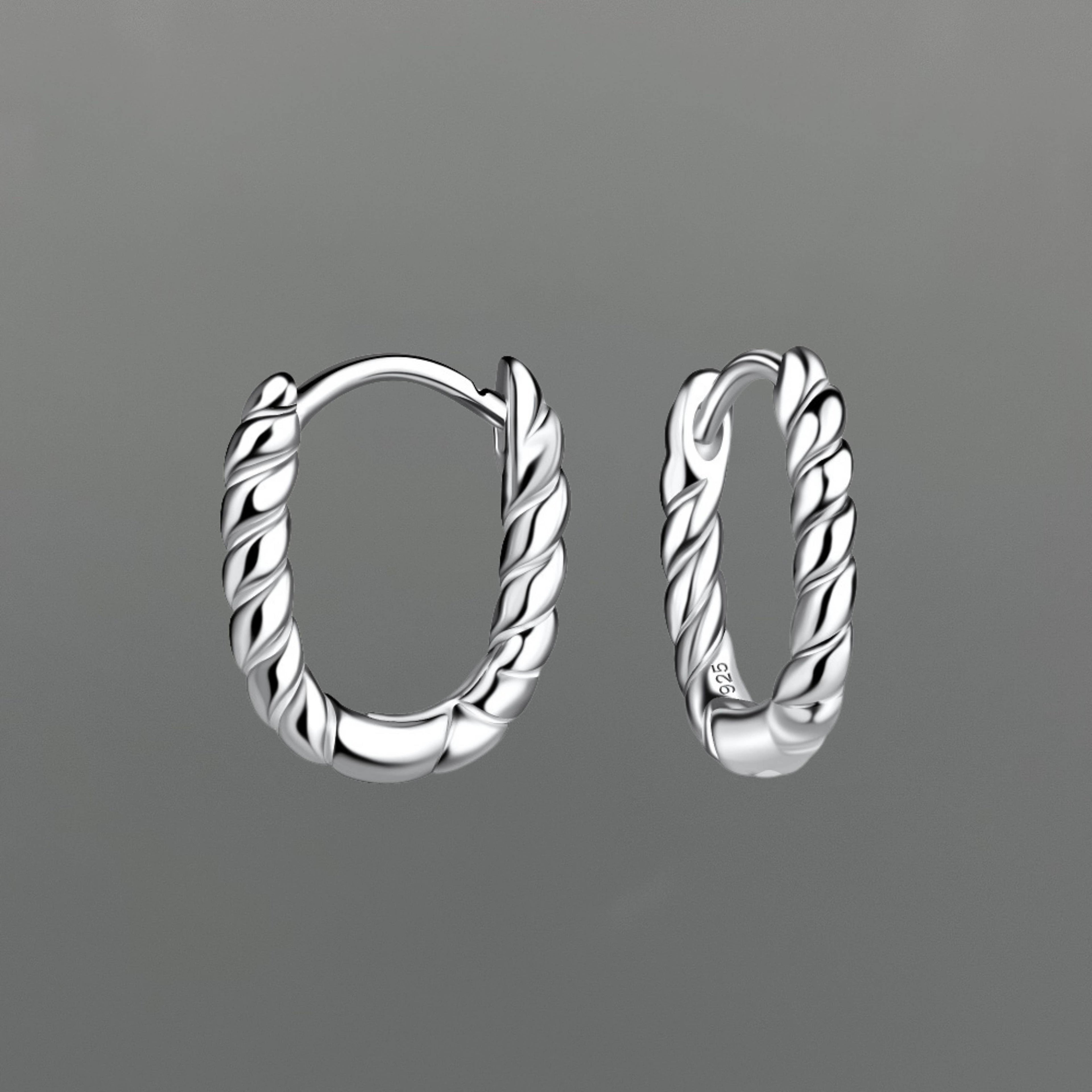 Twisted Oval Link Huggies