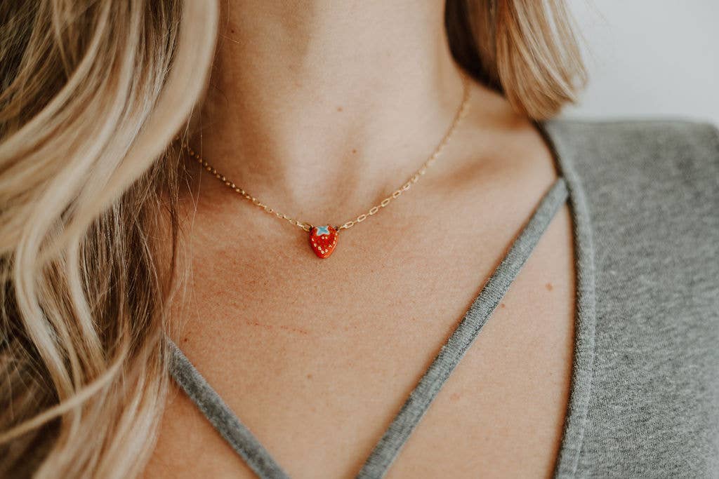 Pendant Necklace | Strawberry