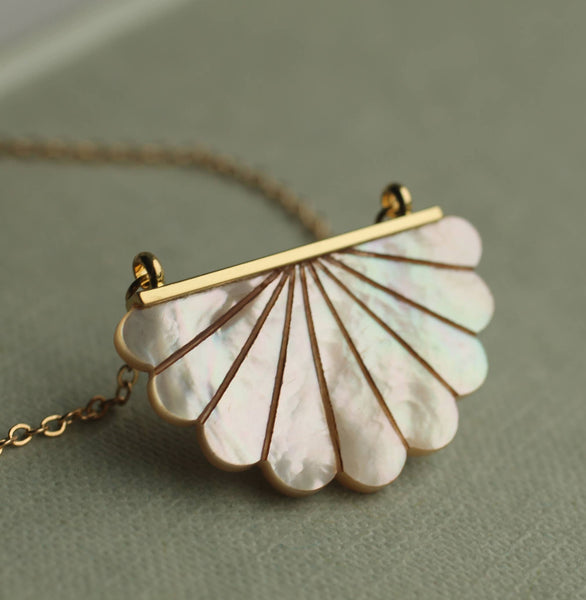 Mother of Pearl Scallop Necklace: 18"