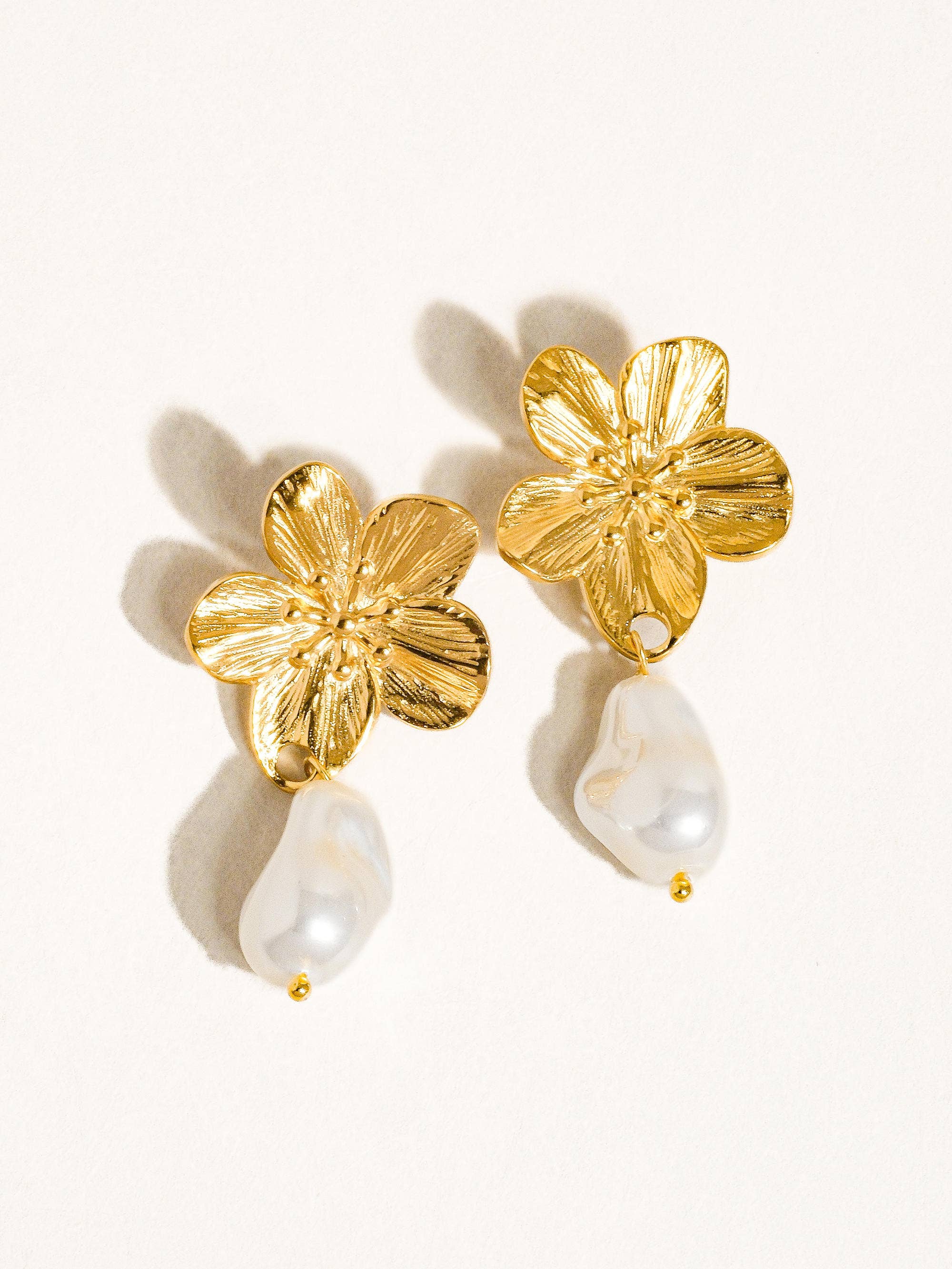 Flower Pearl Earring