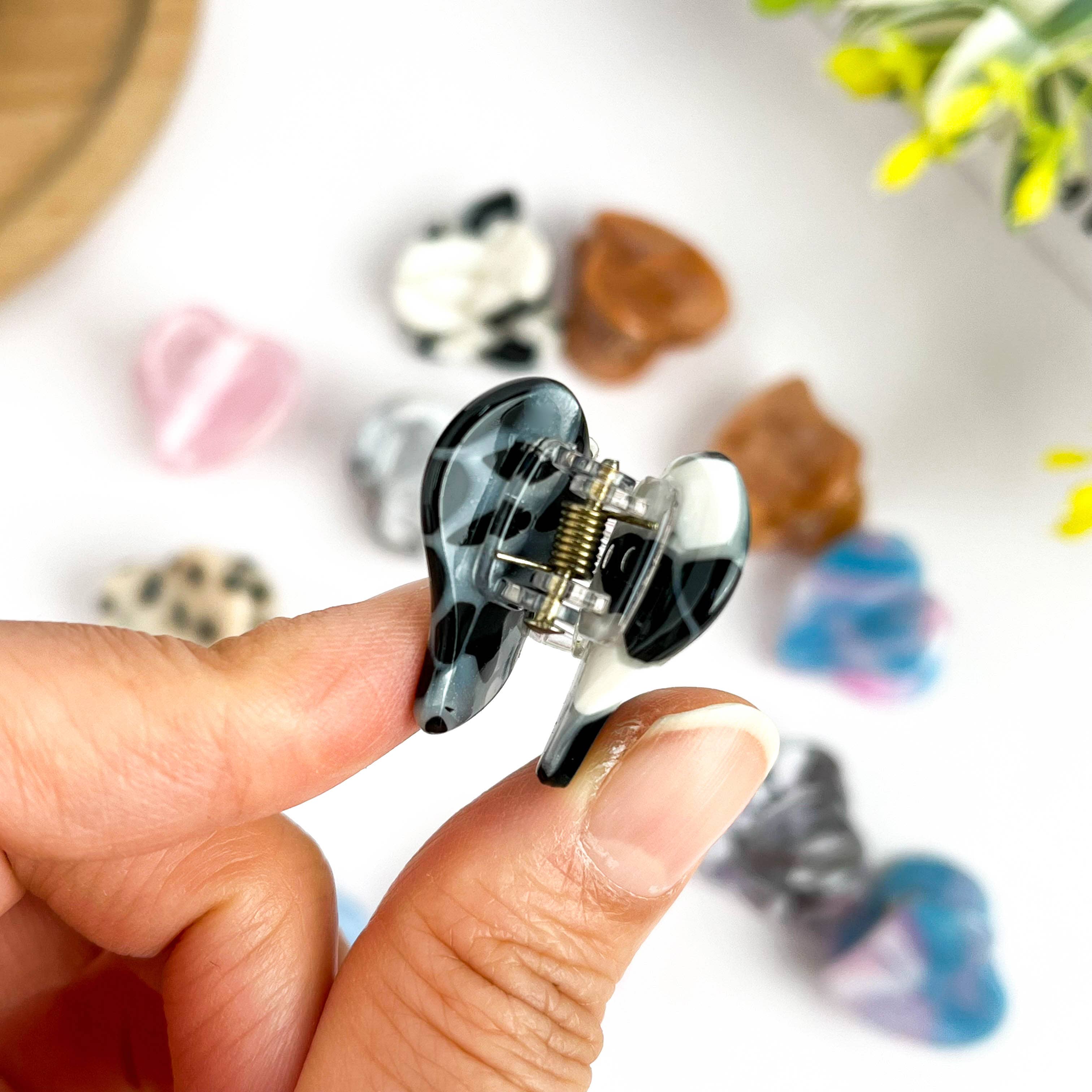 TheDivaSoap - Cute Mini Heart Acetate Claw Clip, Valentine's Day Hair Clip
