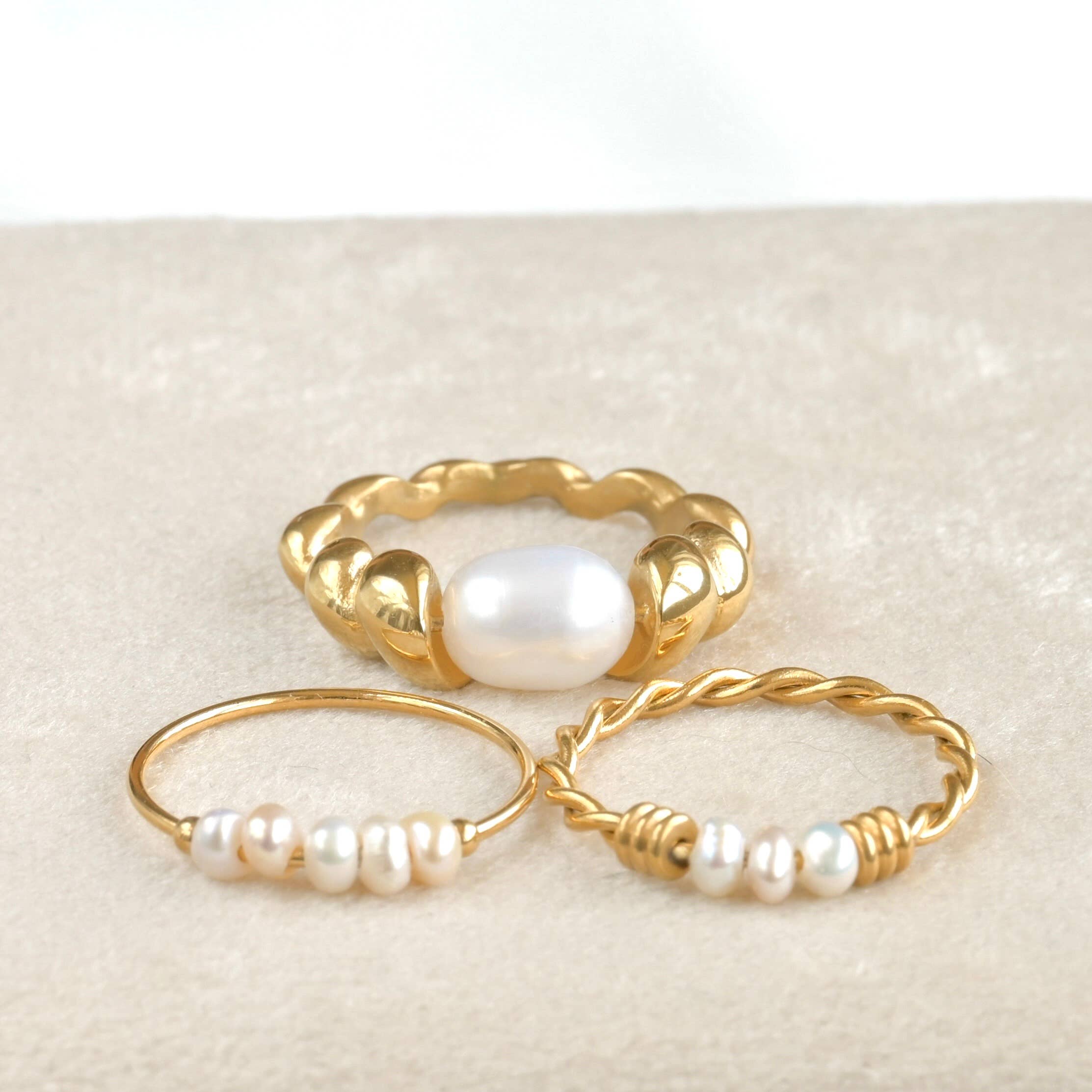 Blueyejewelry - Dainty Gold Freshwater Pearl Rings - Stainless Steel