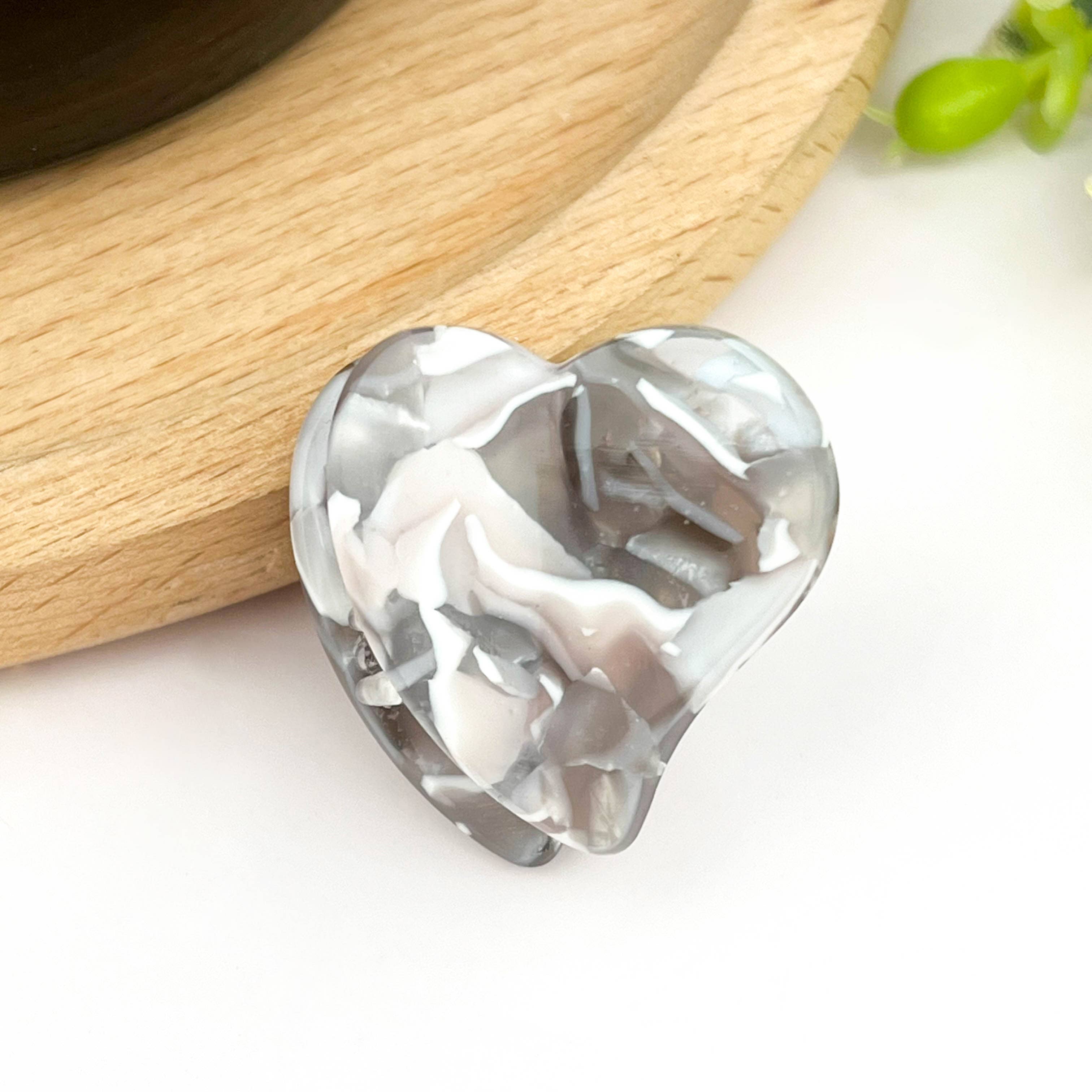 TheDivaSoap - Cute Mini Heart Acetate Claw Clip, Valentine's Day Hair Clip