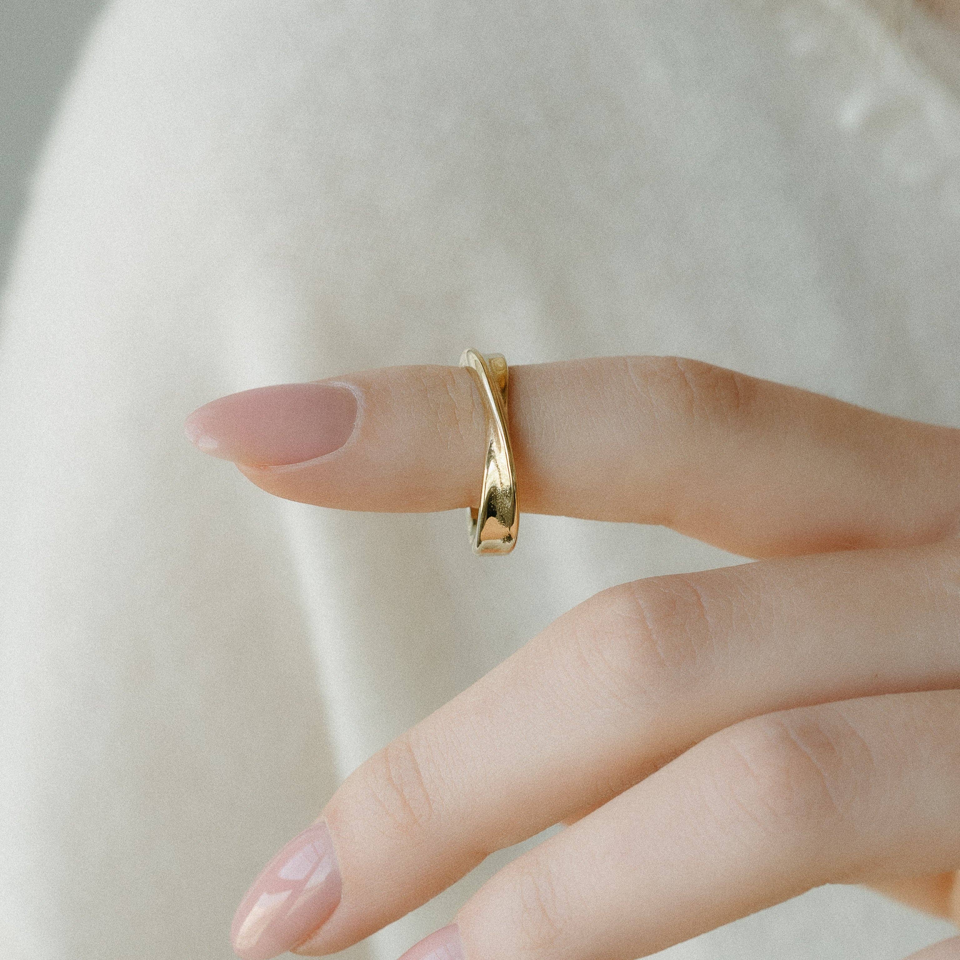 Twist Band Ring