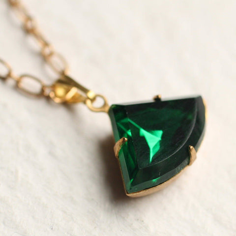 Emerald Green Art Deco Necklace: 18