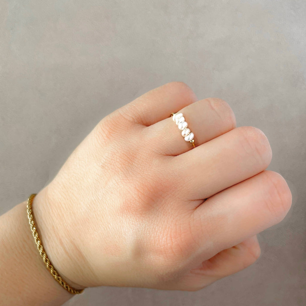 Blueyejewelry - Dainty Gold Freshwater Pearl Rings - Stainless Steel
