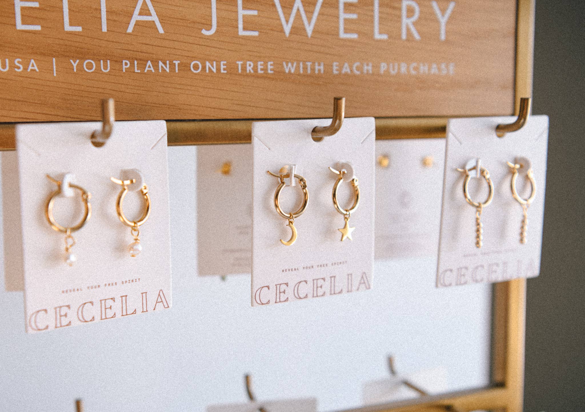 Line Short Pendant Hoop Earrings