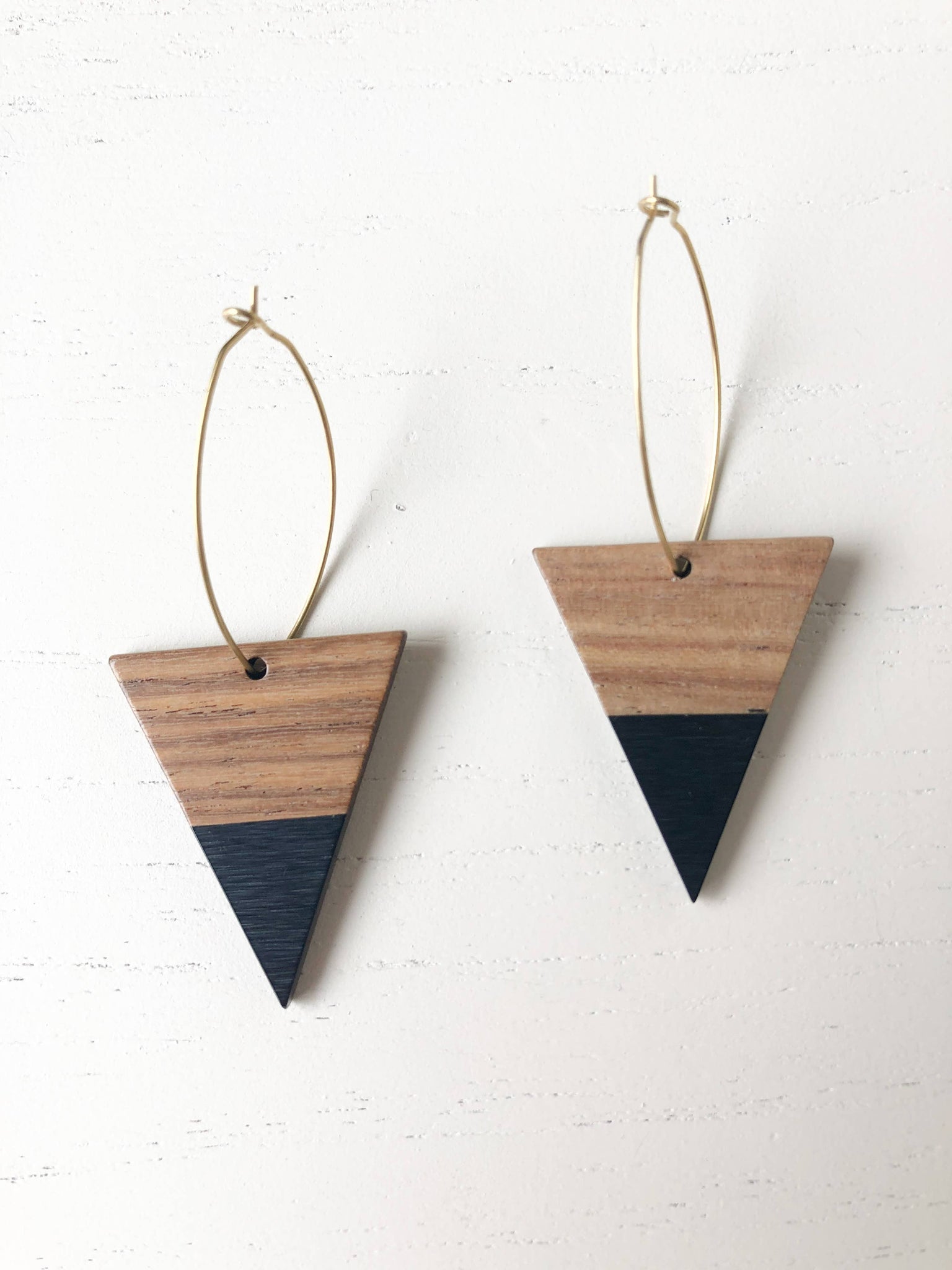 The Midcentury Triangle | Wood and Resin