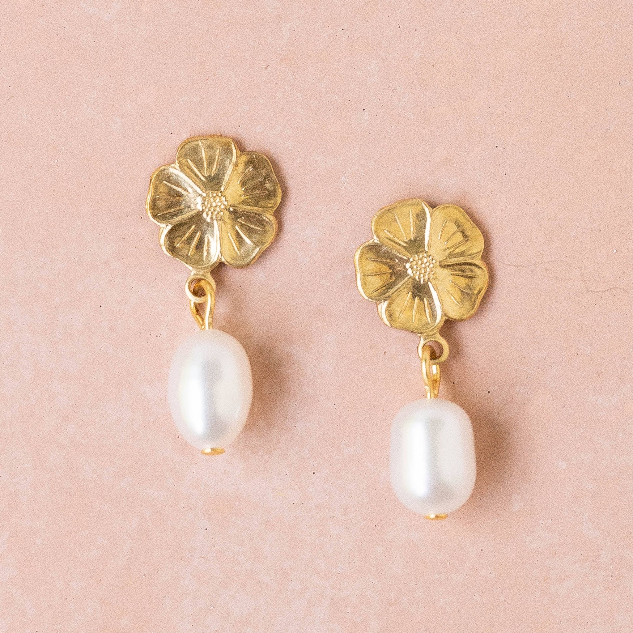 Flower and pearl studs
